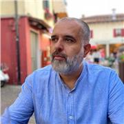 Docente esperto in Photoshop, Illustrator e InDesign impartisce lezioni private